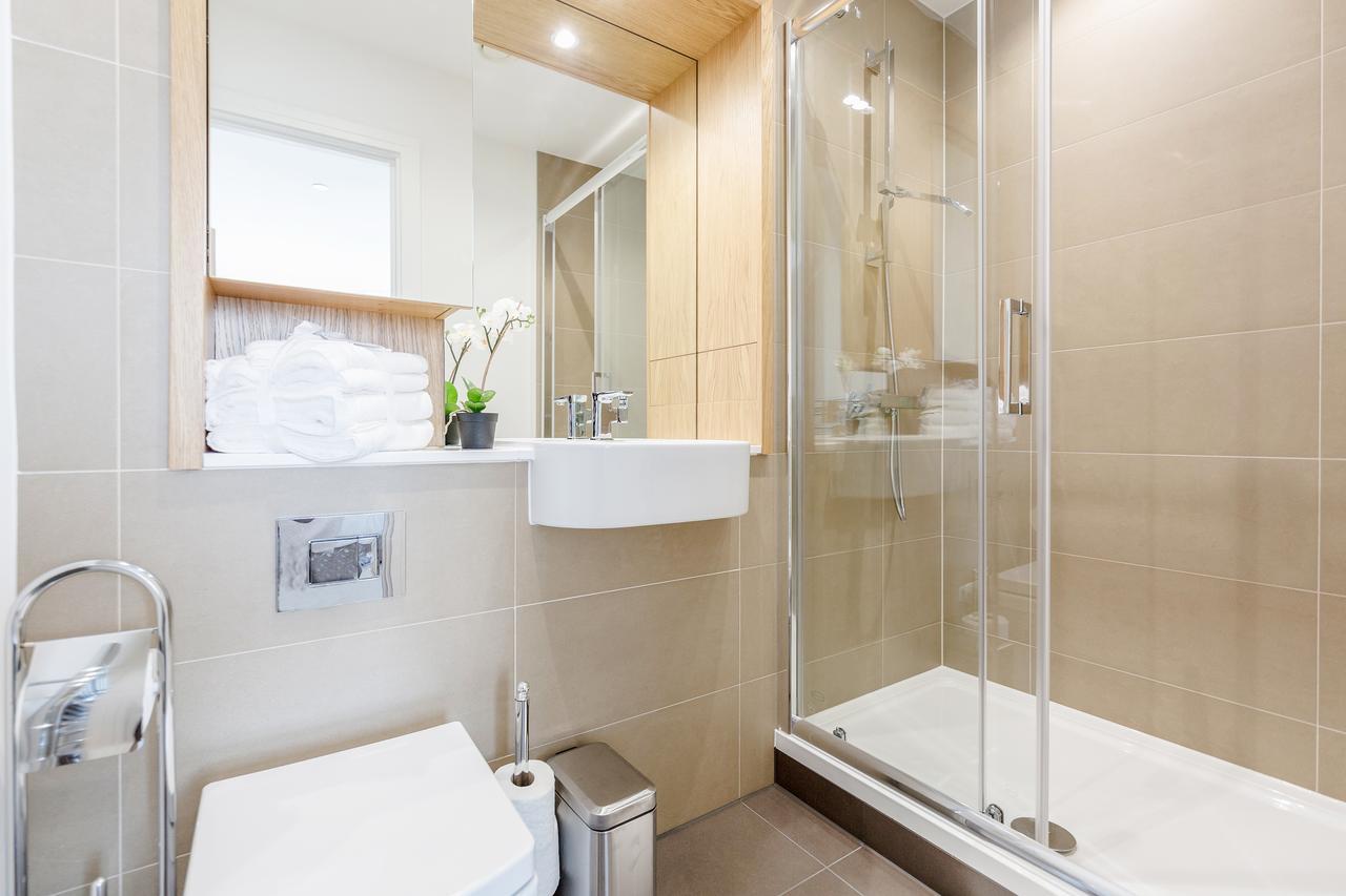 Luxury Stratford Apartment London Bagian luar foto